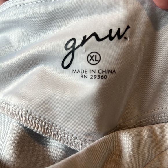 NWT Gnw Tummy Control Capri Light Gray Color Size XL - Picture 9 of 12